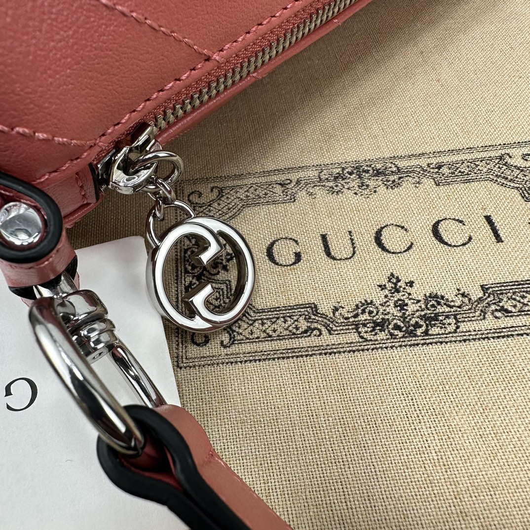 Gucci Round Bags